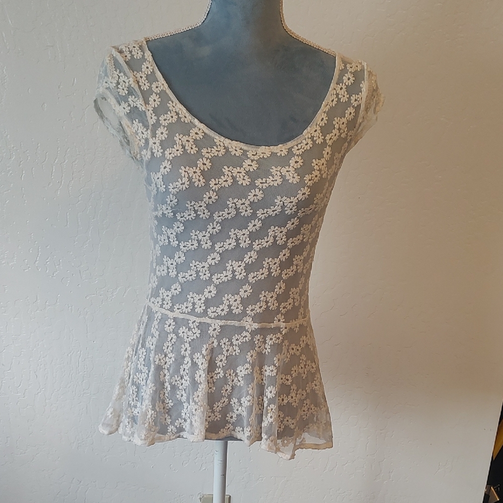 American Eagle Outfitters Floral Lace Blouse in Cream